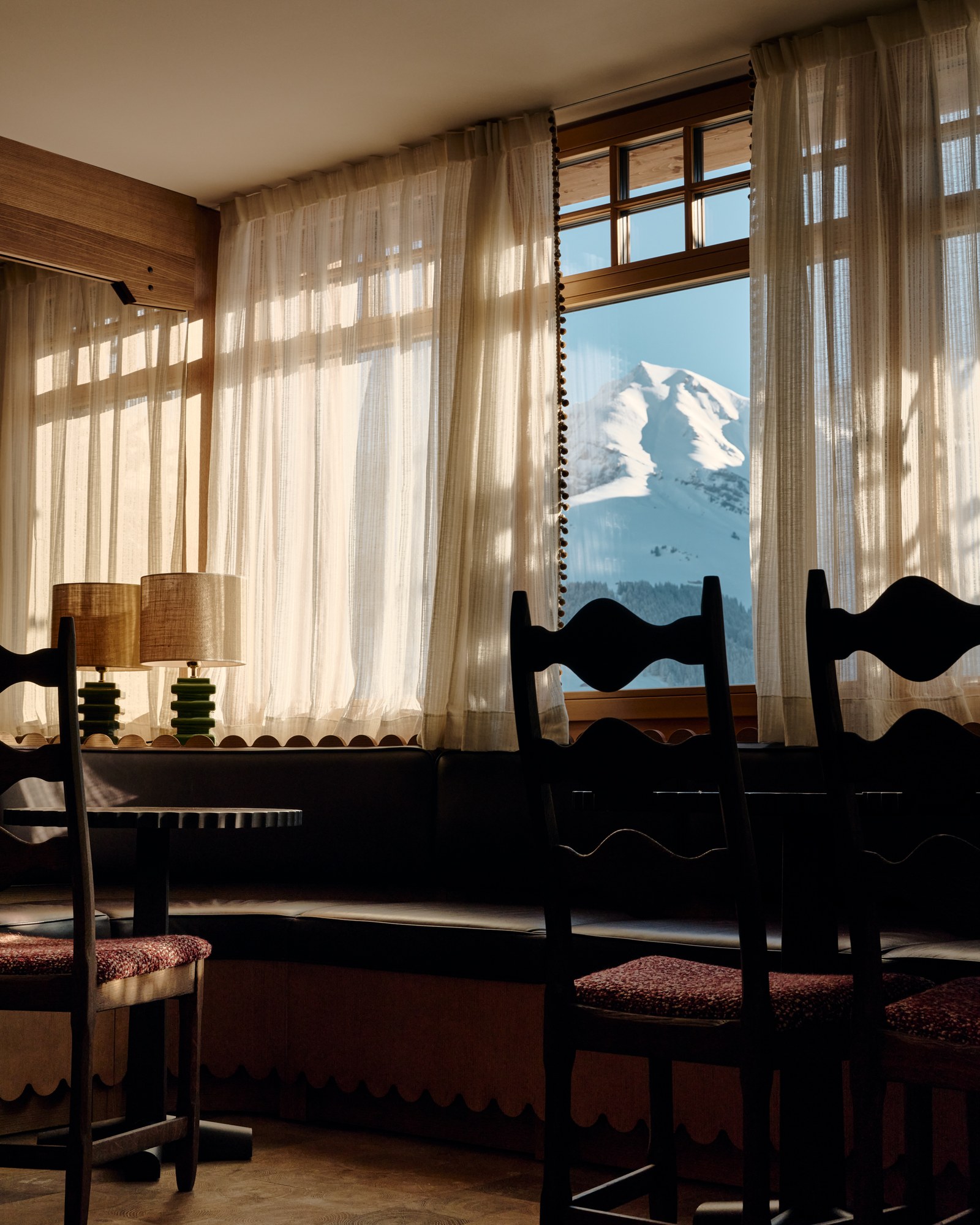 The Brecon dining room with winter mountain views.